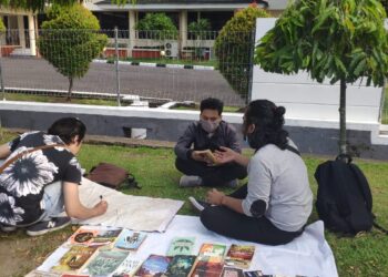 Mengenalkan Hukum dan Politik, UKM PHP Gelar Lapak Baca di Masa Pandemi Covid-19