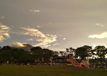 Hidup Sehat Melepas Bosan di Lapangan Wirabraja Bukittinggi