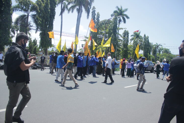 PKC PMII Sumbar Lakukan Aksi di Kantor Gubernur Sumbar