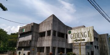 Salah satu gedung kuliah bersama yang tetap dijaga kebersihannya selama kuliah daring, Jumat (7/5/2021). (Genta Andalas/Dian Mardhiyyah)