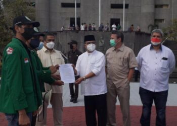 Gelar Aksi Damai, Mahasiswa Tuntut Kepekaan Pimpinan Kampus Soal UKT