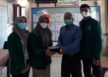Manfaatkan Teknologi, Mahasiswa KKN Kurao Pagang Ciptakan Alat Sensor Pengingat Prokes