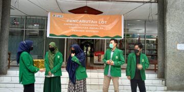 Pencabutan lot (nomor urut) oleh para Capresma, Cawapresma, dan CaDPM, Rabu (3/11/2021). (Genta Andalas/ Khoiratul Fitri Syahdia)