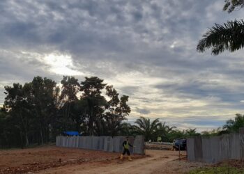 Universitas Andalas (Unand) mendirikan Stasiun Pengisian Bensin Umum (SPBU) Modular Corporate Owner Corporate Operate (COCO), Rabu (22/12/2021) (Genta Andalas/Elvi Rahmawani)