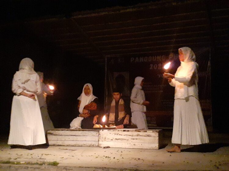 Pertunjukan Panggung Puisi 2022 Bukti Apresiasi Karya Fariq  Al Faruqi