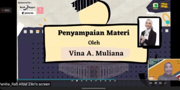 Penyampaian materi webinar oleh content creator dan BUMN employee, Vina A. Maulina, Sabtu (26/3/2022)