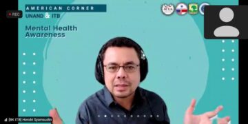 Penyamaian materi webinar oleh Kasubdit Bimbingan Konseling Direktorat Kemahasiswaan Institut Teknologi Bandung, Senin (28/3/2022)