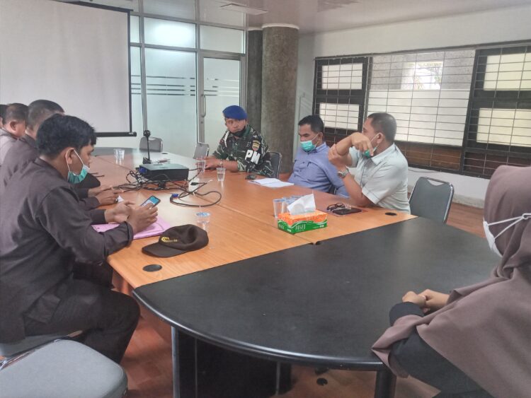 Jaga Keamanan dan Ketertiban, Unand Tertibkan PKL Tanpa Izin di Lingkungan Kampus