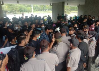 Tanggapi Protes Mahasiswa, Rektor Unand akan Lakukan Pendataan Ulang Mahasiswa Tidak Lolos KIP-K