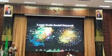 Penyampaian materi kuliah pakar oleh Andry Alamsyah di Gedung  Convention Hall Universitas Andalas (Unand), Selasa (24/5/2022) (Genta Andalaz/Humaira Zaini Putri)