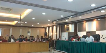 Kegiatan FGD Unit Kegiatan Mahasiswa Bidang Jurnalistik dan Media Lokal di Ruang Rapat Senat lantai 4 Rektorat Universitas Andalas, Kamis (21/7/2022). (Genta Andalas/Dok. Pribadi)