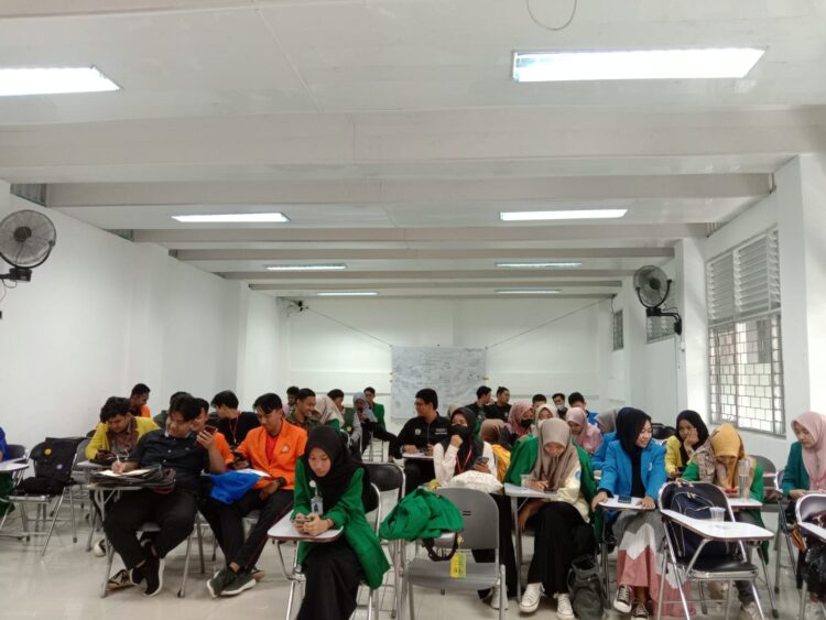 Peserta pelatihan legislatif saat mengikuti acara Training Legislative oleh MPM KM Unand di Gedung I Universitas Andalas, Minggu (4/9/2022). (Dok.Pribadi)