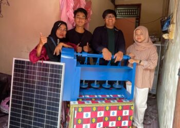 Tingkatkan Produksi UMKM, Mahasiswa Unand Ciptakan Alat Penumbuk Jengkol