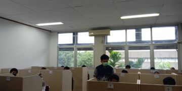 Situasi di salah satu ruangan ujian sebelum pelaksanaan UTBK SNBT di Unand dimulai, Senin (8/5/2023). (Genta Andalas/Fatiza Khaira)