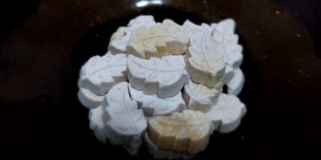 Kue Sagun Bakar yang dibuat dengan cara tradisional, yakni dengan dibakar. ( Genta Andalas / Putri Salsabila Eryadi)