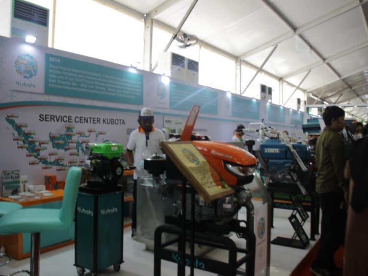 Potret Keseruan Dalam Bazar Acara PENAS ke- XVI Sumbar