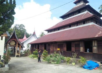 Pesona Sejarah dan Mitos Unik yang Menarik di Masjid Kurang Aso 60