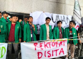 Gagal Temui Rektor untuk Kedua Kalinya, Berakhir Segel Rektorat
