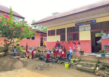 Antara Sampah dan Kepeduliaan : Realita Sekolah Berdekatan dengan TPA