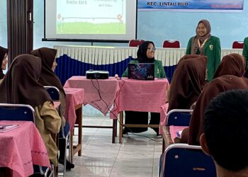 Manfaatkan Teknologi, Mahasiswa UNAND Dorong Siswa Tingkatkan Kemampuan Bahasa Asing