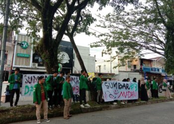 Mahasiswa Ajak Masyarakat Kawal Aksi Tuntut Evaluasi 3 Tahun Mahyeldi-Audy