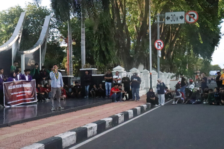 Aksi Orasi Akademisi Hingga Masyarakat Tuntut Kecurangan Pemilu Hingga Kenaikan Harga Bahan Pokok