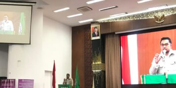 Founder dan Ceo PT Amartha sedang memaparkan materi di hadapan calon wisudawan III di Convention Hall pada Rabu (12/06/2024) (Genta Andalas/Nabila Annisa)