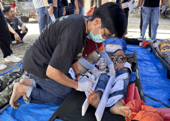 Rawan Bencana Gempa Bumi, Mahasiswa Profesi Keperawatan Adakan Simulasi Tanggap Darurat Bencana