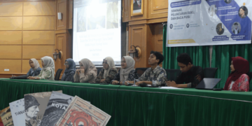 Mahasiswa Sastra Indonesia Fakultas Ilmu Budaya Universitas Andalas (UNAND) adakan Seminar, Peluncuran Buku dan Baca Puisi di Ruang Seminar Fakultas Ilmu Budaya (FIB) Lantai 2 pada Sabtu, (7/12/2024) (Genta Andala/Zulkifli Ramadhani)