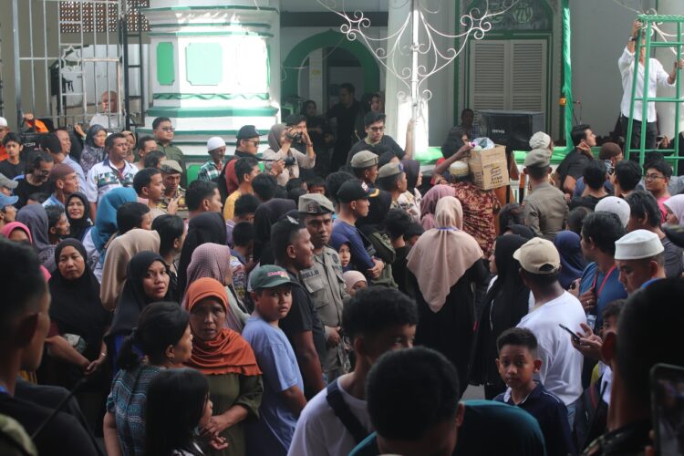Serak Gulo: Tradisi Berbagi Rezeki Warga Keturunan India di Kota Padang