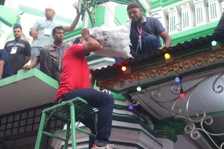 Serak Gulo: Tradisi Berbagi Rezeki Warga Keturunan India di Kota Padang