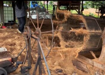 Masyarakat Nagari Koto Baru Olah Limbah Kelapa Jadi Produk Bernilai Jual Tinggi