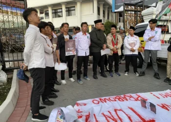 Aksi KAMMI di DPRD Sumbar, Tujuh Tuntutan Dilayangkan ke Pemerintahan Prabowo-Gibran