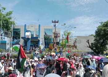 Aksi Sumbar Bersama Palestina:  Massa Serukan Penangkapan Netanyahu dan Galang Rp1,5 Miliar Donasi