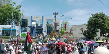 Massa turun ke jalan dan aksi solidaritas bela Palestina (OKtavia Ramadhani)