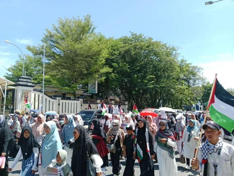 Ratusan Ribu Warga Padang Bersatu: Solidaritas Tanpa Batas untuk Gaza.