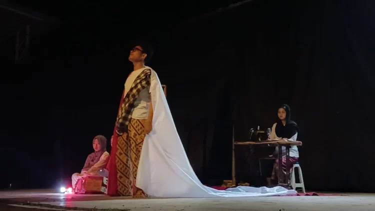 Potret Penampilan Festival Nasional Wisran Hadi II