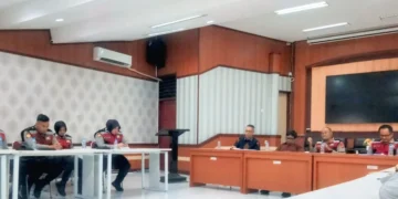 Subdit Dalmas Polda Sumbar koordinasikan adanya tim negosiator, temui BEM dan Ormawa Universitas Andalas di Ruang Studio lt 2, Gedung PKM pada Rabu, (9/7/2025) (Genta Andalas/Zulkifli Ramadhani)