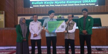 Pelepasan mahasiswa KKN Reguler Periode I Tahun 2026 Universitas Andalas bersama mahasiswa KKN Kebencanaan Universitas Bengkulu di Auditorium Universitas Andalas, pada Rabu (24/12/2025). Kegiatan ini dihadiri pimpinan UNAND, mahasiswa peserta KKN, serta perwakilan mitra. (Genta Andalas/ Alizah Fitri Sudira)