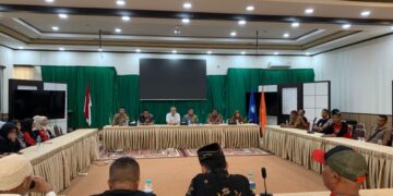 Mediasi antara pekerja, perwakilan Kerapatan Adat Nagari (KAN) dengan pihak Politeknik Negeri Padang pada Rabu (31/12/2025) (Genta Andalas/Zaki Latif Bagia Rahman)