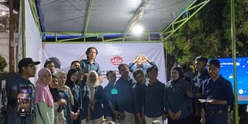 Pengurus LBH Padang melakukan foto bersama dalam rangka Ulang Tahun LBH 44 thn pada Selasa (20/1/2026) (Genta Andalas/Zaki Latif Bagia Rahman)