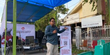 Direktur LBH Padang melaunching usaha kopi LBH Padang yang diberi nama Kopi Rakyat, sekaligus membuka open donasi warga bantu warga, Selasa (20/1/2026) (Genta Andalas/Oktavia Ramadhani)